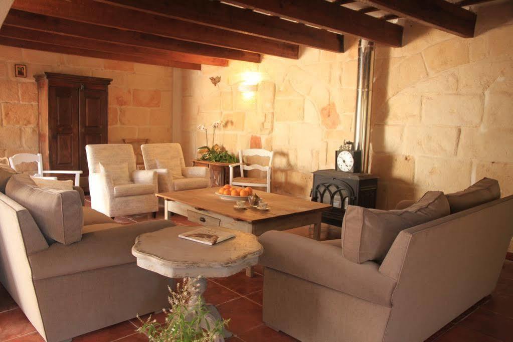 Отель Coliving Add Livitum Сьюдадела Экстерьер фото